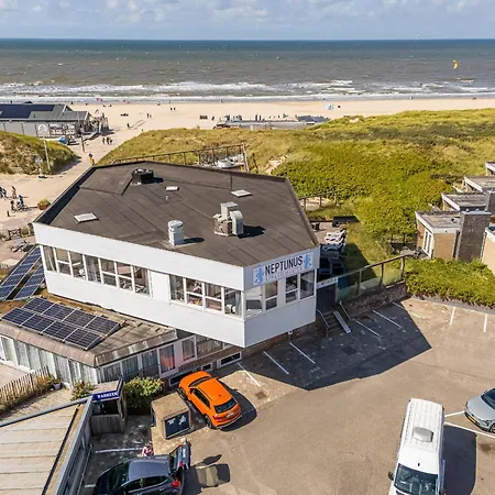 Ξενοδοχείο με διαμερίσματα Neptunus 4*