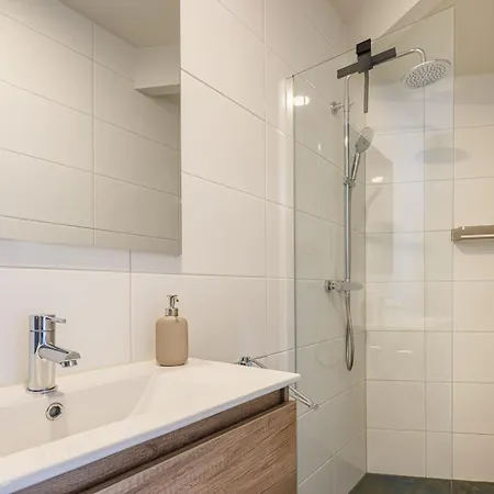Neptunus شقة فندقية 4*