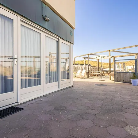 Neptunus شقة فندقية 4*